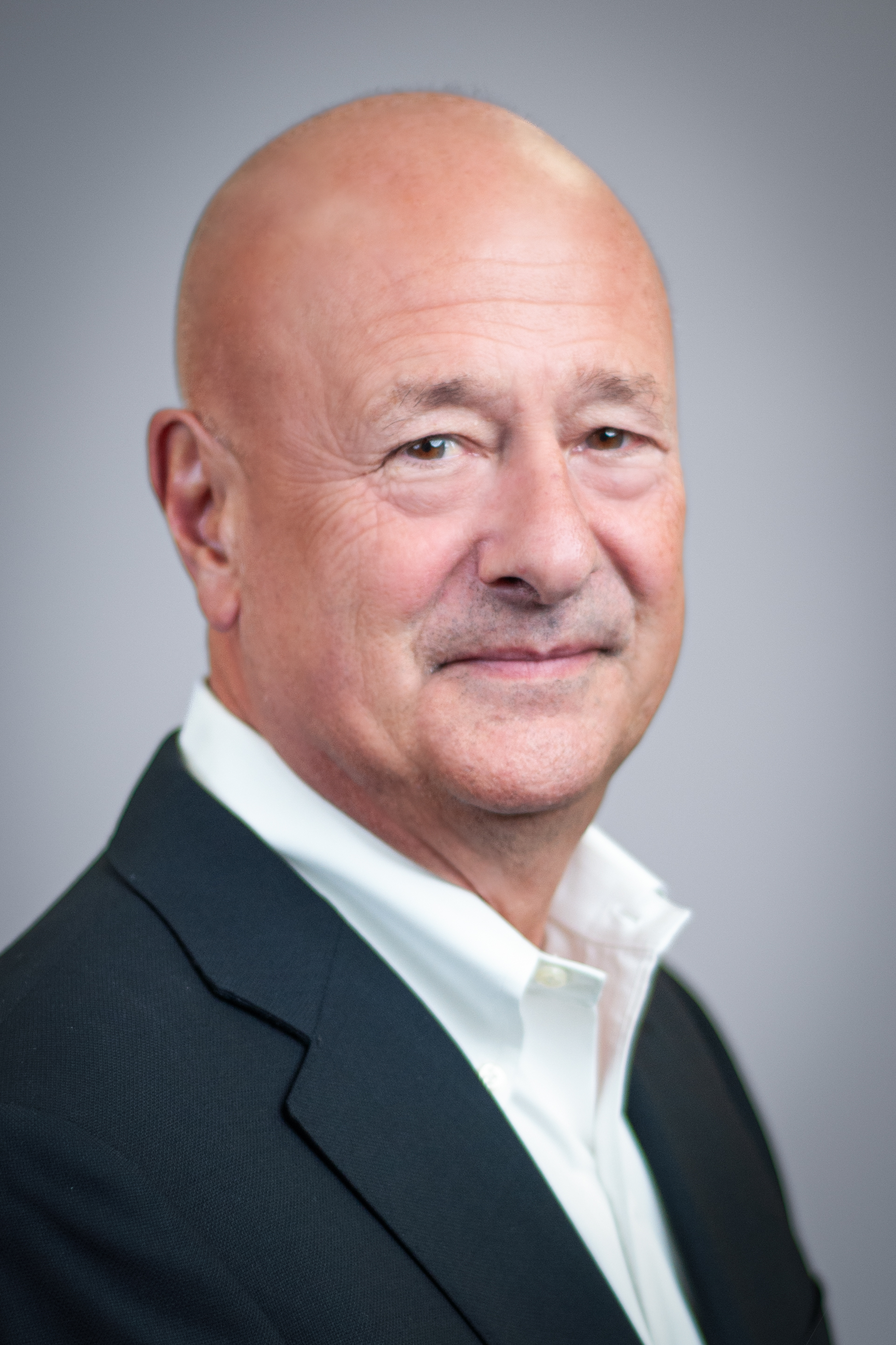 website_executive_photo_peter_b